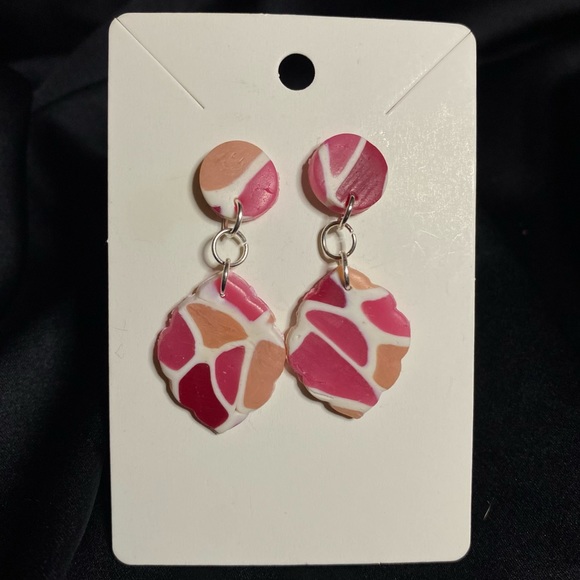 Blue Willow Boutique Earrings - Picture 2 of 3